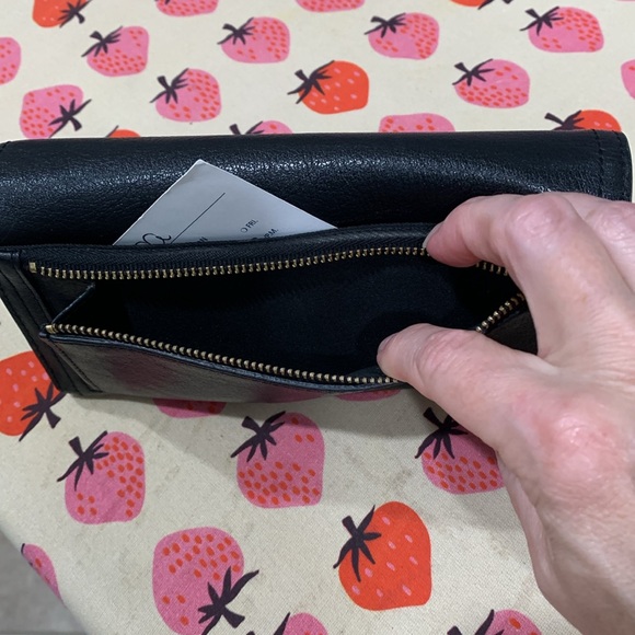 Fossil black leather wallet EUC - Picture 6 of 10
